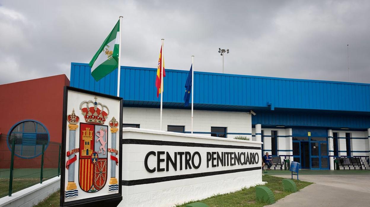 El juez deja en libertad al hombre acusado de violar a su bebé en La Línea