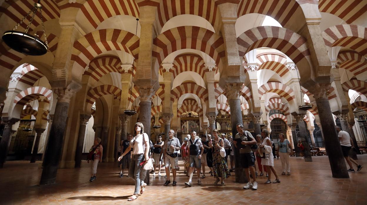 Visitantes en la Mezquita-Catedral de Córdoba