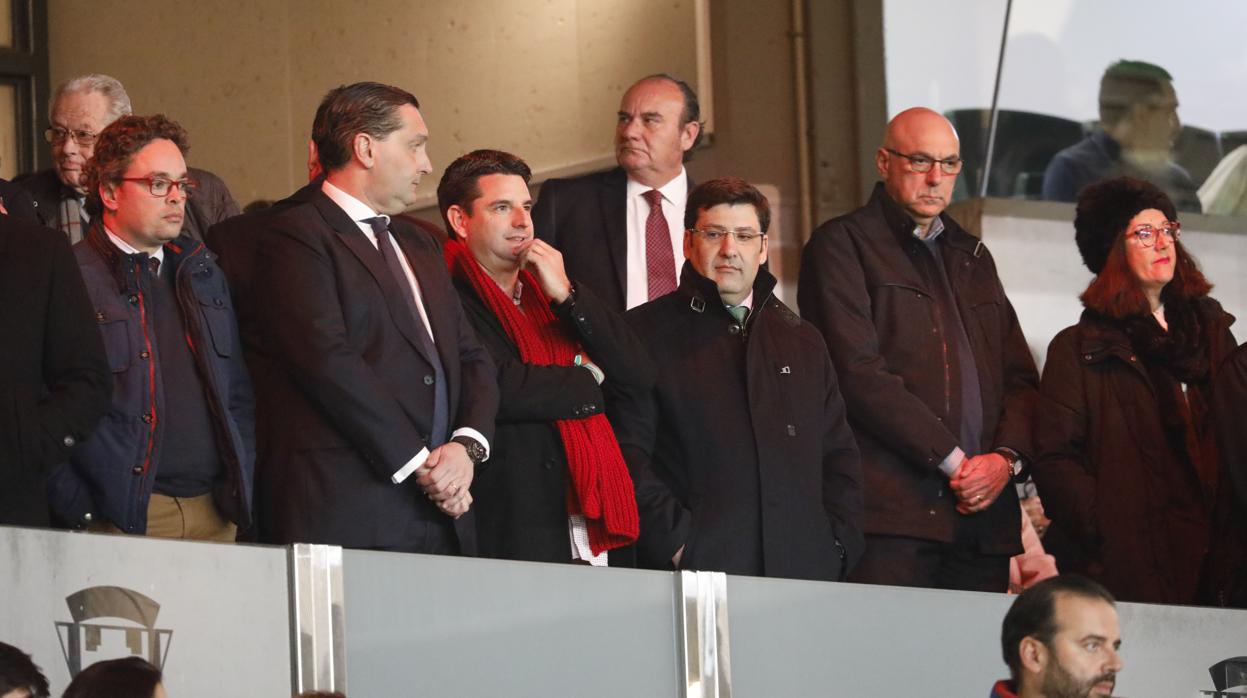 Jesús León acompañado de Pedro García y Alfredo García Amado