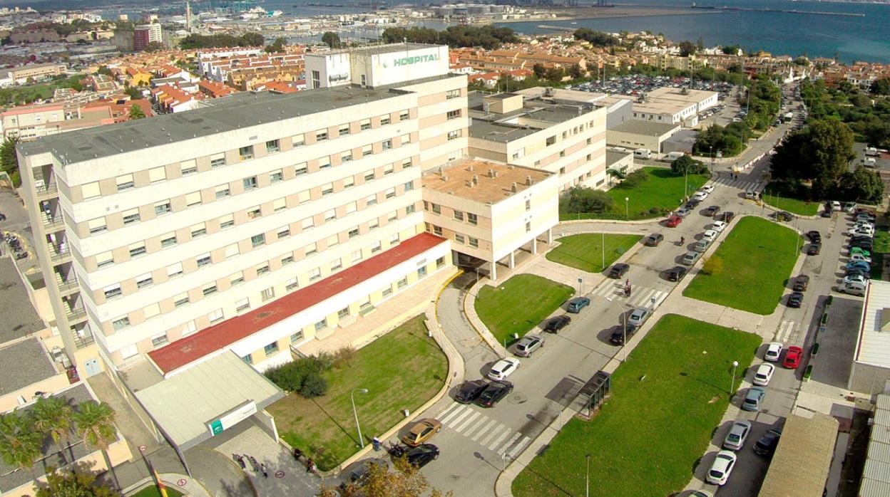 Imagen del hospital Punta Europa de Algeciras, donde ha fallecido la víctima
