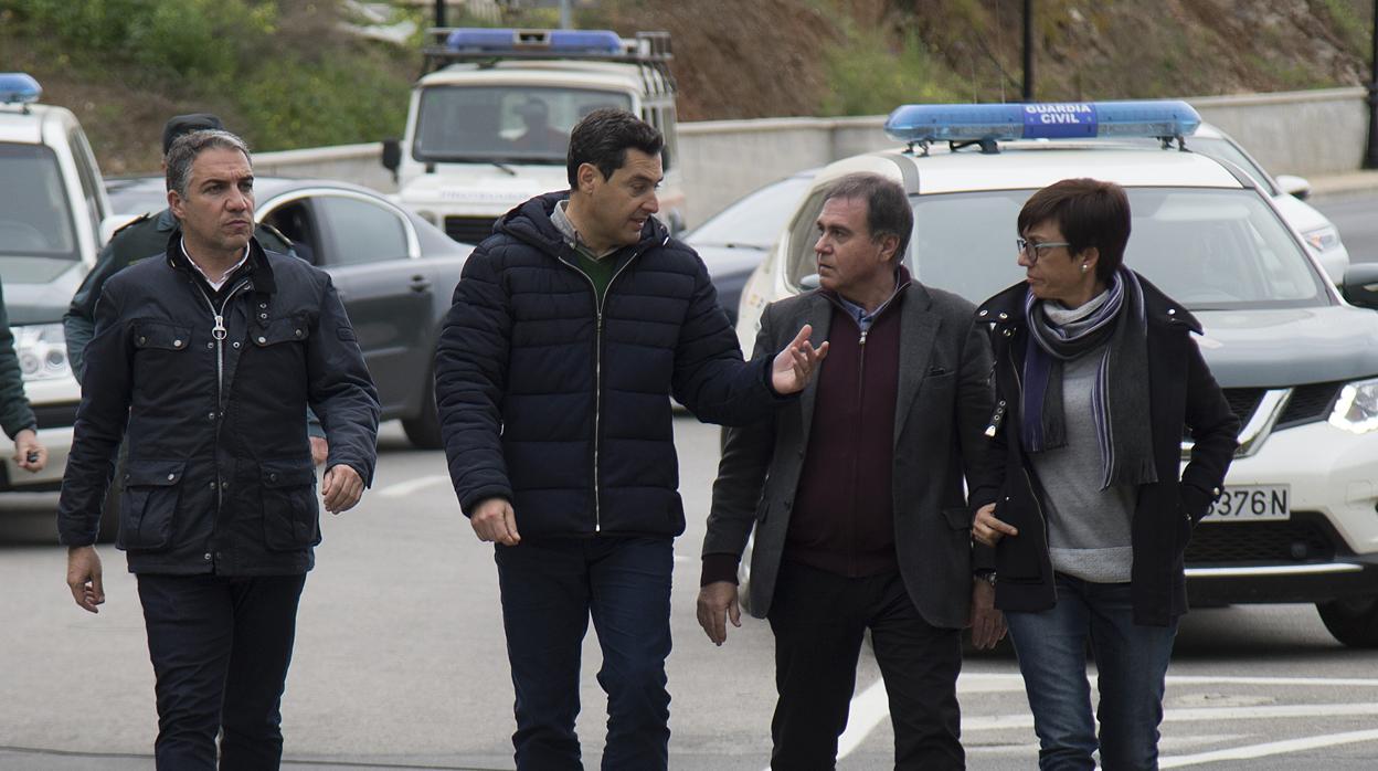 Juanma Moreno en el lugar de los hechos