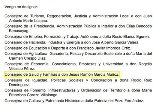 El BOJA confunde el nombre del consejero de Salud y Familias en el decreto de su nombramiento