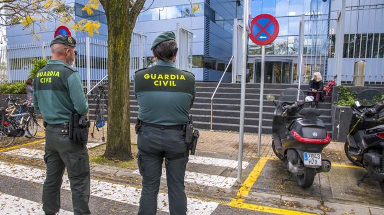 Agentes de la Guardia Civil