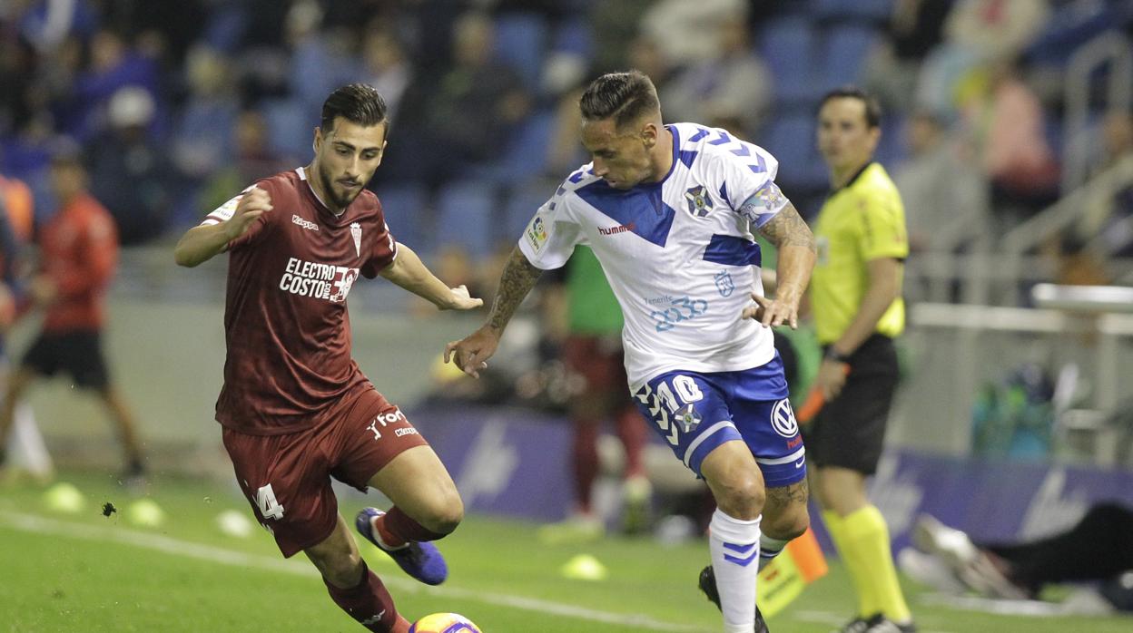 Luis Muñoz, en una pugna con Suso