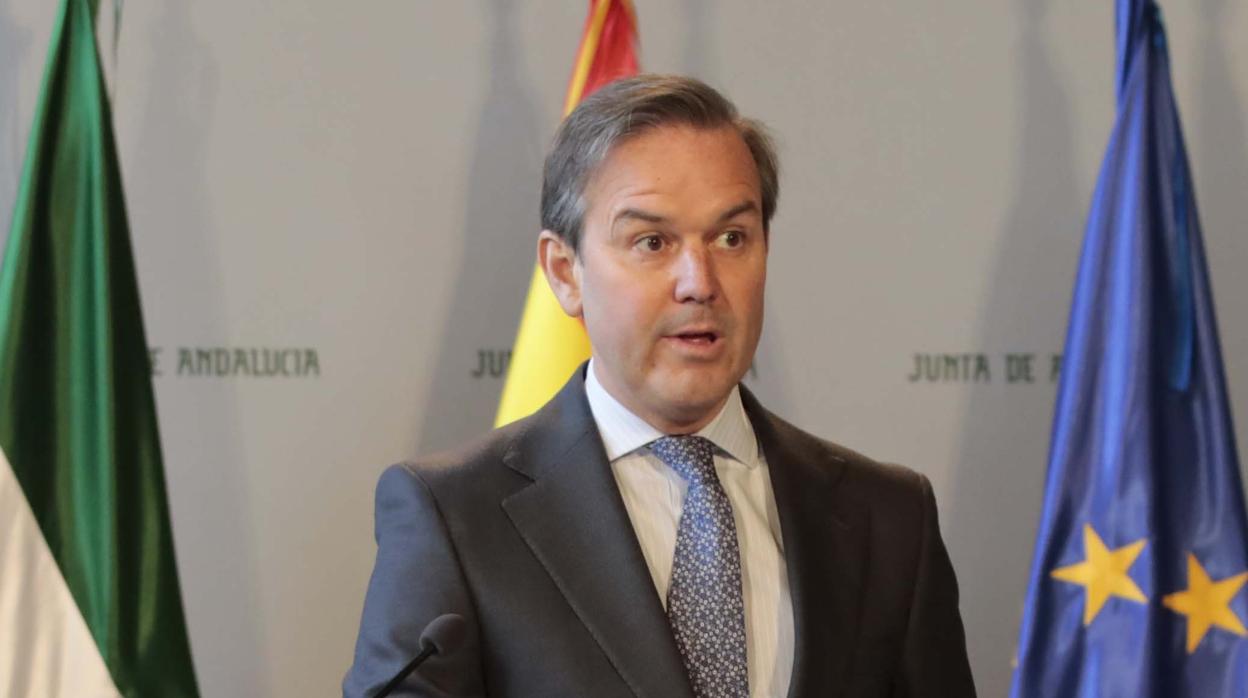 Primer consejo de Gobierno presidido por Juanma Moreno en San Telmo y al que no acudió García Valera por motivos de salud