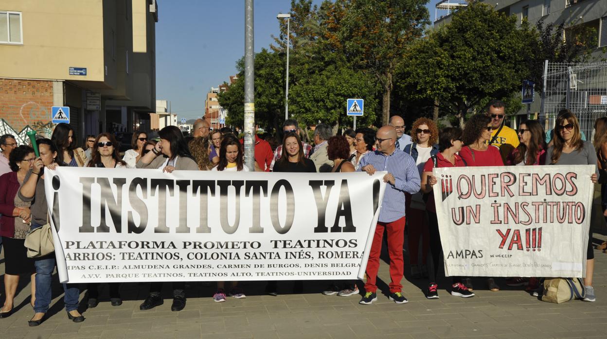 Padres de Teatinos en una de las protestas realizadas en demanda de plazas escolares