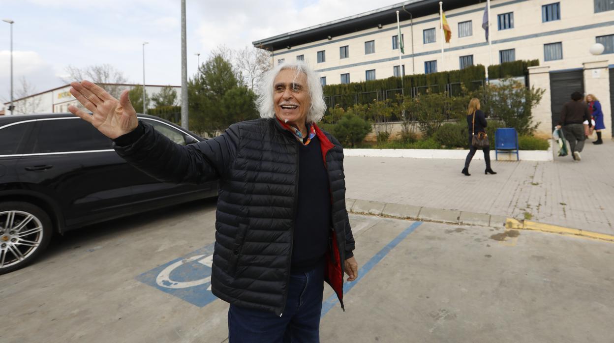 Rafael Gómez, instantes después de salir de la cárcel