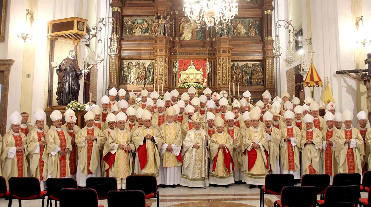 Los obispos españoles, en la basílica de San Juan de Ávila en Montilla
