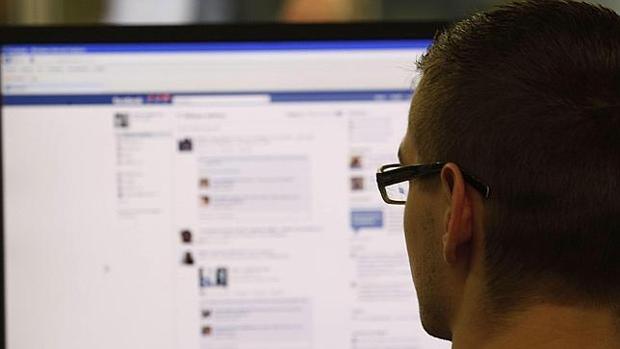 Las enfermedades que los andaluces más buscan en Internet: del insomnio a las hemorroides
