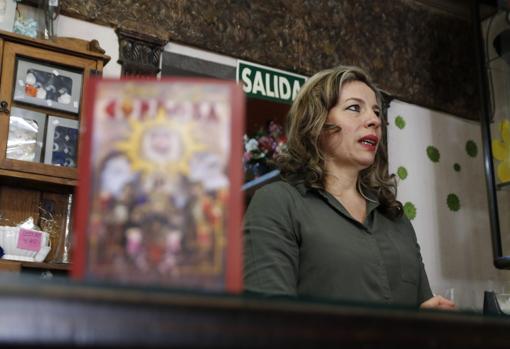 Mercedes en la floristería Jardín de Fátima