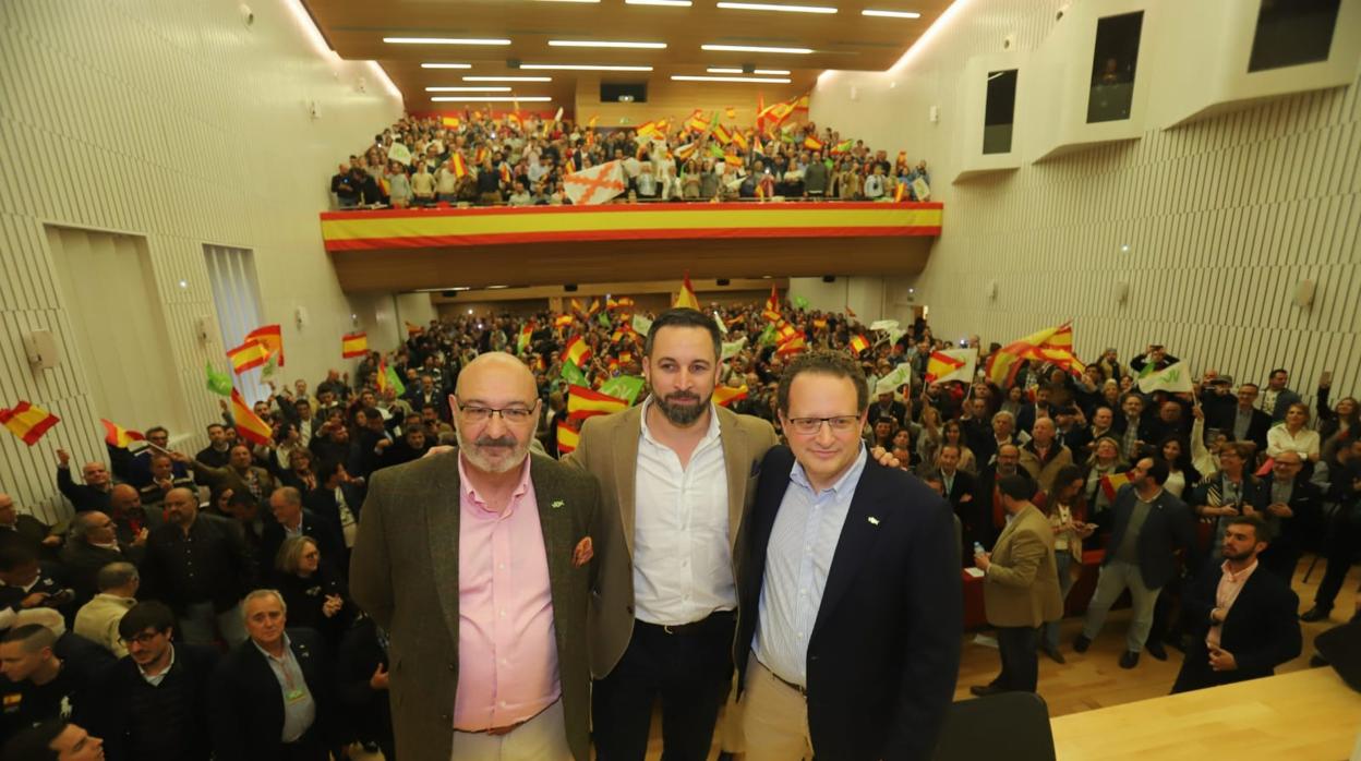 Alejandro Hernández, Santiago Abascal y el candidato por Córdoba a las generales