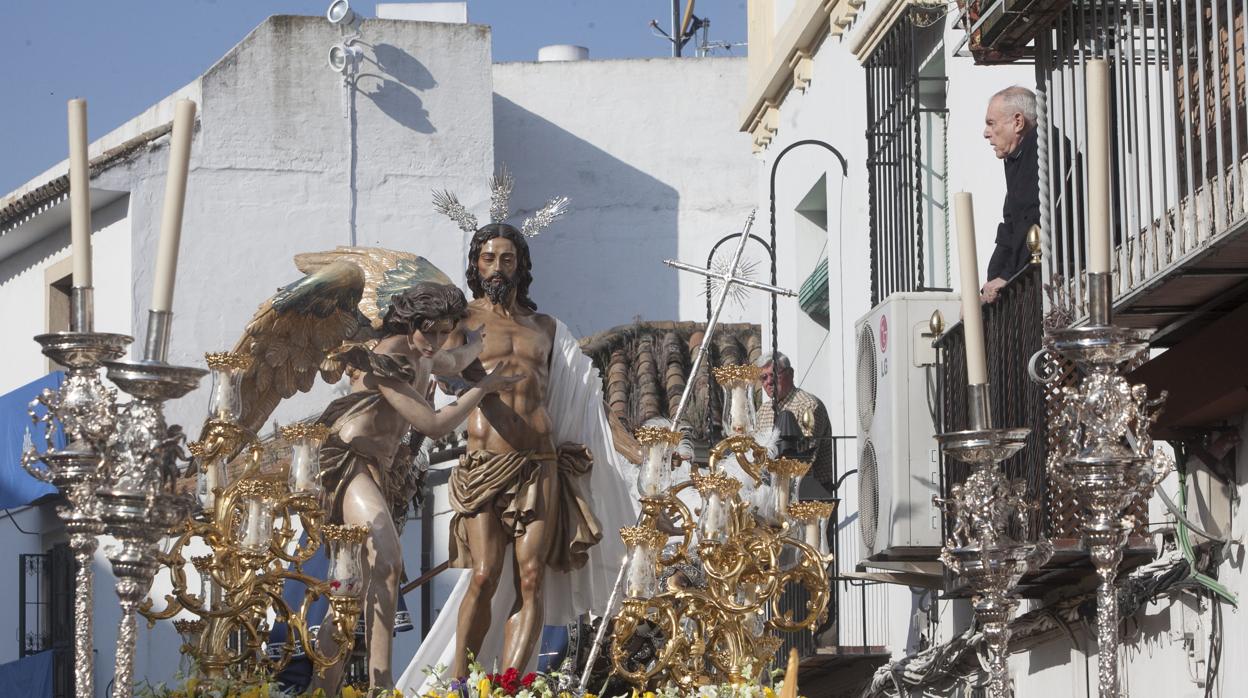 Nuestro Padre Jesús Resucitado durante su salida procesional el Domingo de Resurrección en Córdoba
