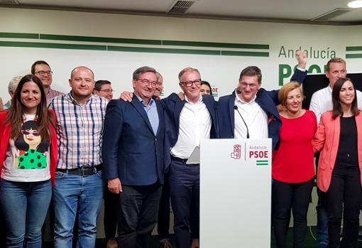 El ministro de Cultura, José Guirao junto al resto de candidatos socialistas en Almería.