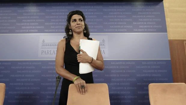 Multan a Teresa Rodríguez a pagar 5.000 euros por un tuit contra Utrera Molina