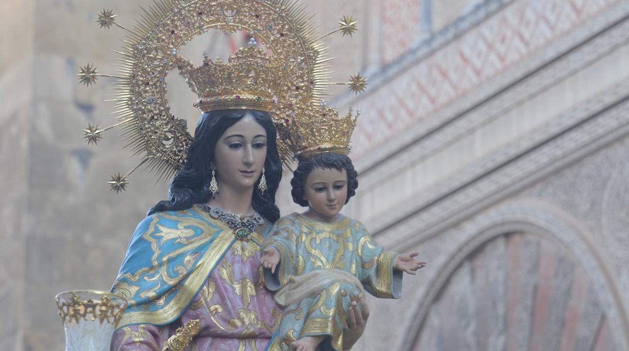 Procesión extraordinaria de la imagen de María Auxiliadora de Córdoba en el año 2018