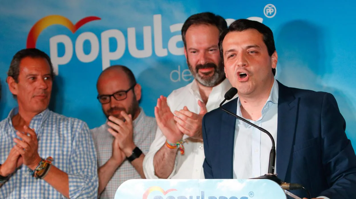 José María Bellido celebra su victoria en las elecciones municipales en Córdoba
