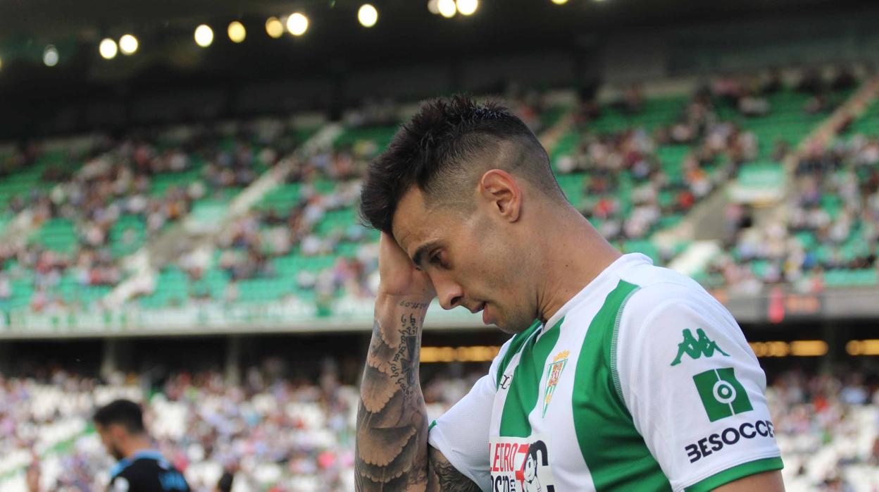 Jaime Romero se lamenta en una acción ante el Lugo