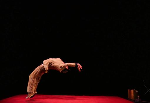 Obra «E un mundo difficile», de Kanaganama