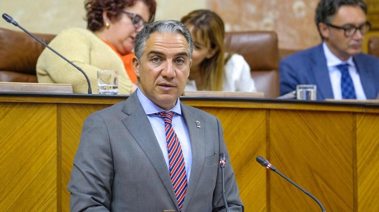 El consejero de la Presidencia, Elías Bendodo, este miércoles en el Parlamento