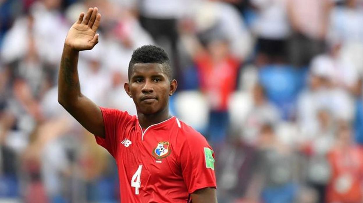 Fidel Escobar durante un partido con su selección