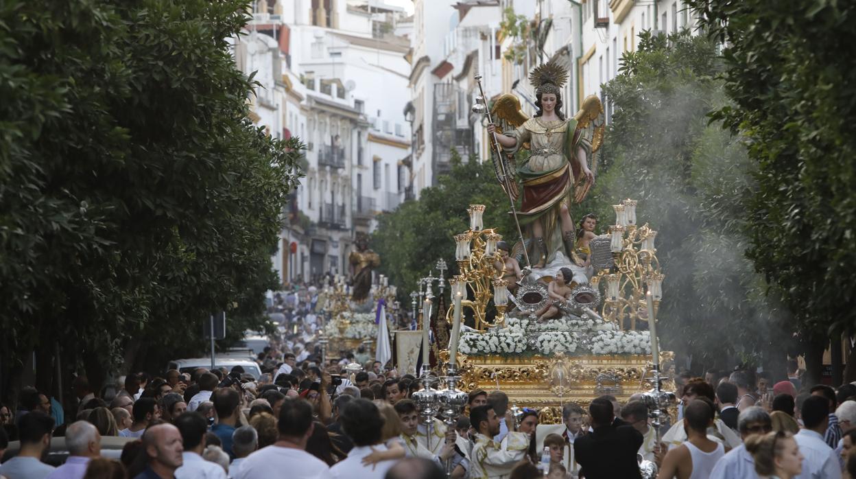 San Rafael y el Sagrado Corazón, en la calle San Fernando