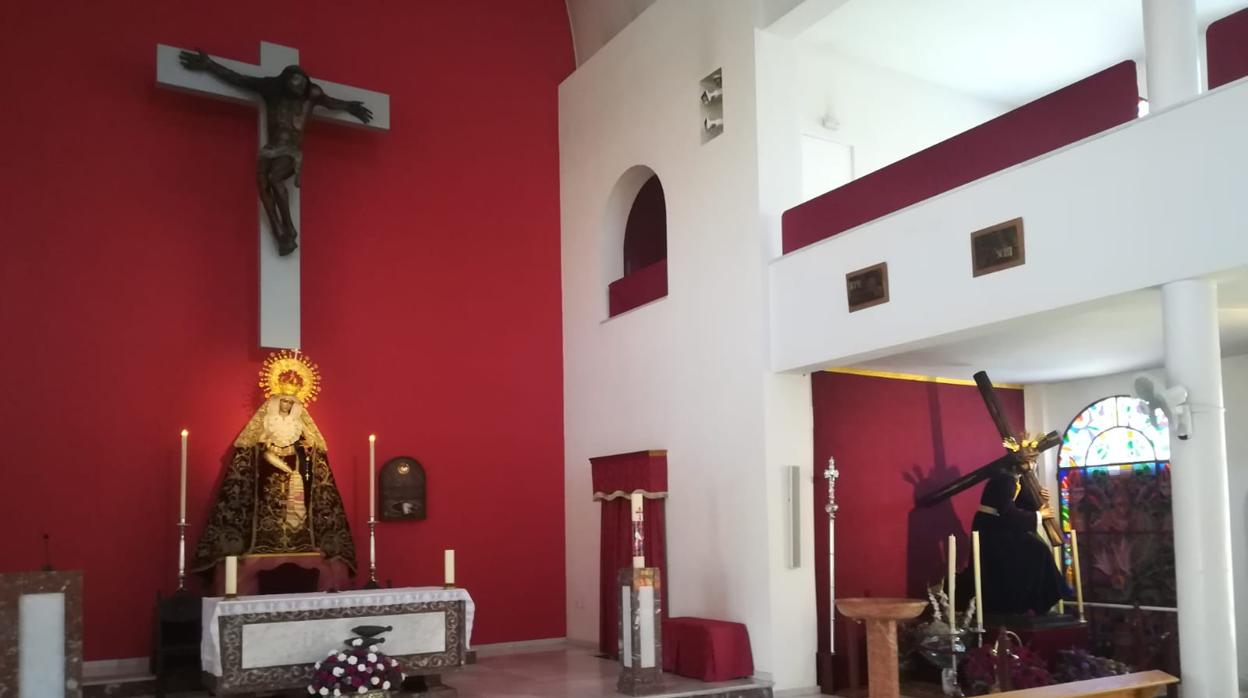 María Santísima de la O presidiendo el altar mayor en la parroquia de la Aurora