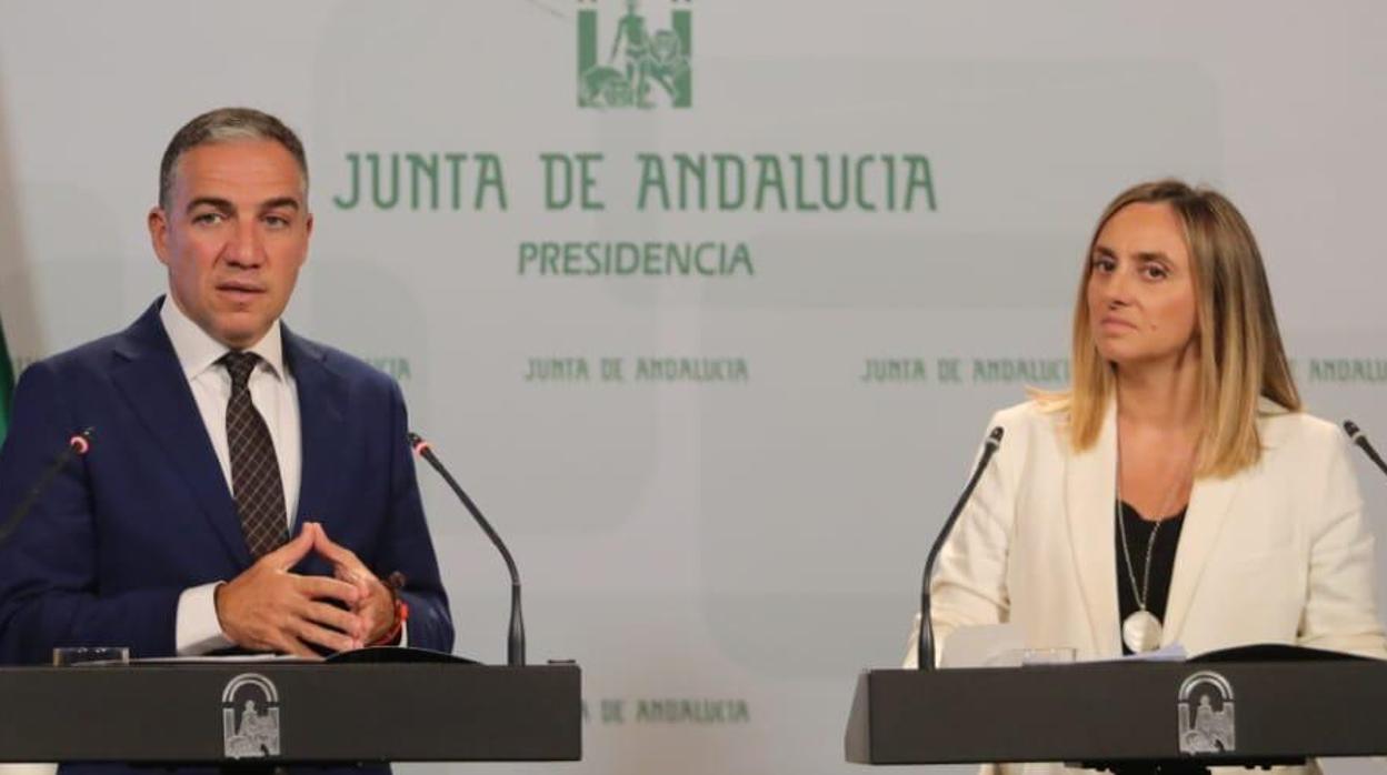 Elías Bendodo y Marifrán Carazo, este martes en el palacio de San Telmo de Sevilla