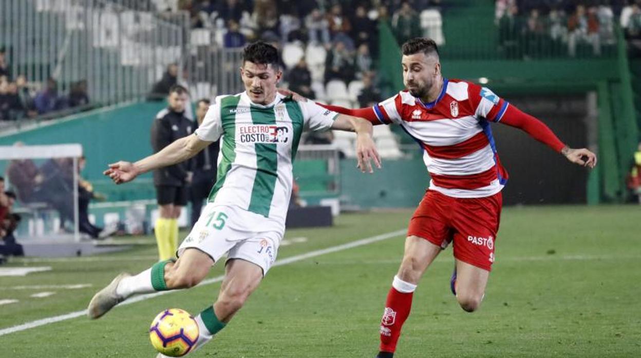 Miguel Loureiro en el encuentro ante el Granada de la pasada temporada