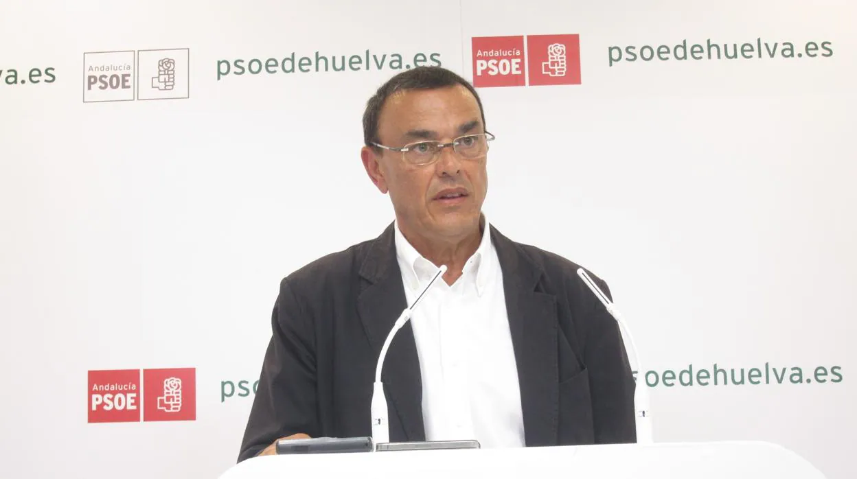 El líder del PSOE de Huelva, a dos meses de que se concreten los cargos por el soborno del Aljaraque