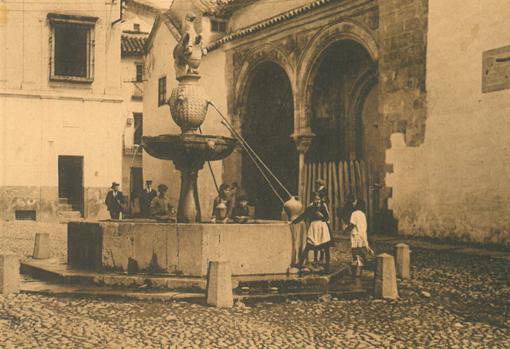 Fuente del Potro, en la plaza del mismo nombre en Córdoba