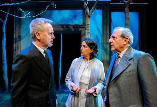 Carlos Hipólito, Malena Gutiérrez y Emilio Gutiérrez Caba, en «Copenhague»