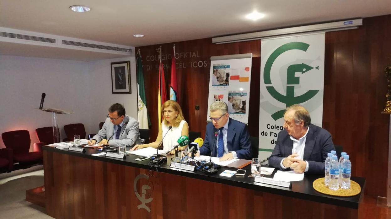 La delegada de Salud, María Jesús Botella, presenta la campaña «Cuéntame tú»