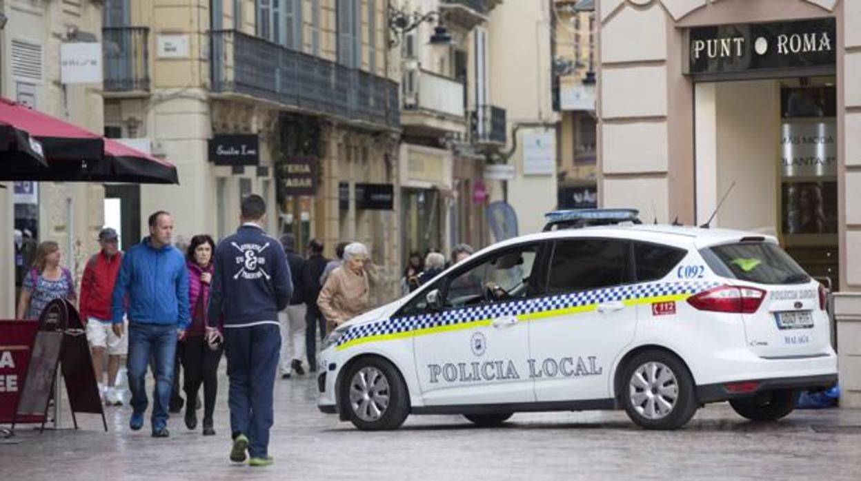 La Policía Local de Málaga fue la que actuó tras la llamada de los vecinos