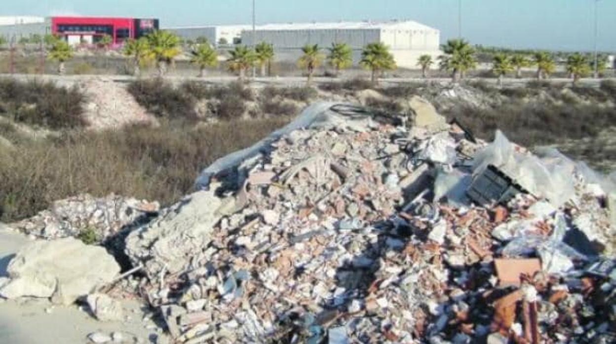 Escombrera ilegal de Jaén