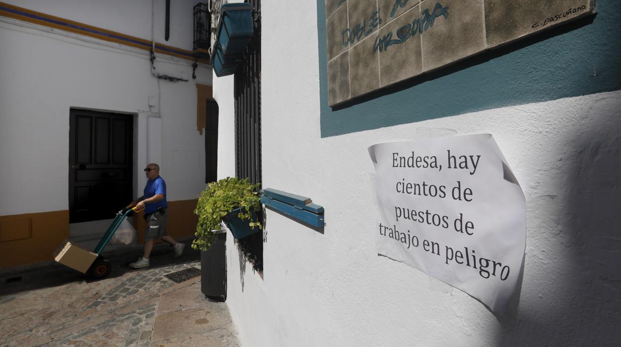 Carteles reivindicativos en calles del Casco Histórico