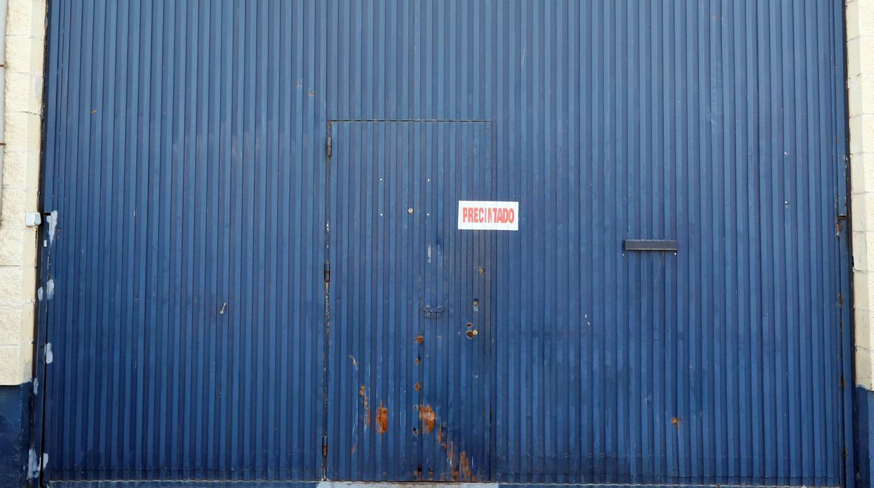 La sede de la empresa Magrudis, en el Polígono el Pino de Sevilla, está actualmente precintada