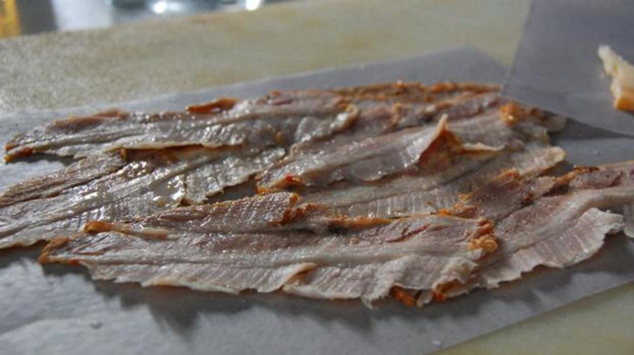 La última alerta sanitaria se ha declarado tras consumir un afectado chicharrones de «La montanera del sur»