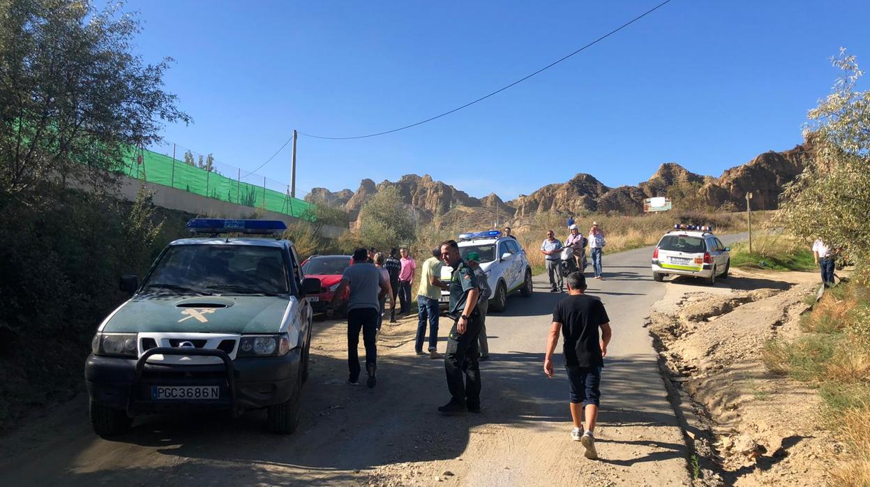 Sanitarios y cuerpos policiales se han desplazado hasta el lugar de la explosión.