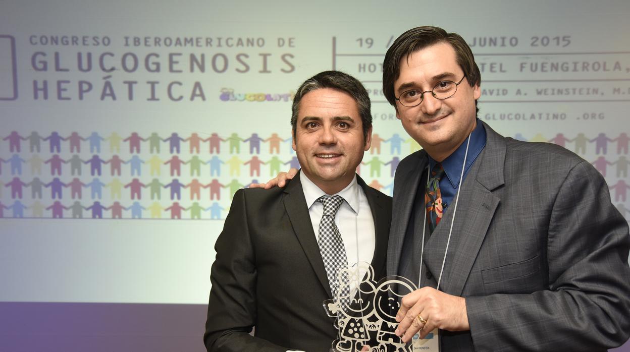 Rafael Olmedo y el doctor David Weinstein en una de las asistencias al congreso