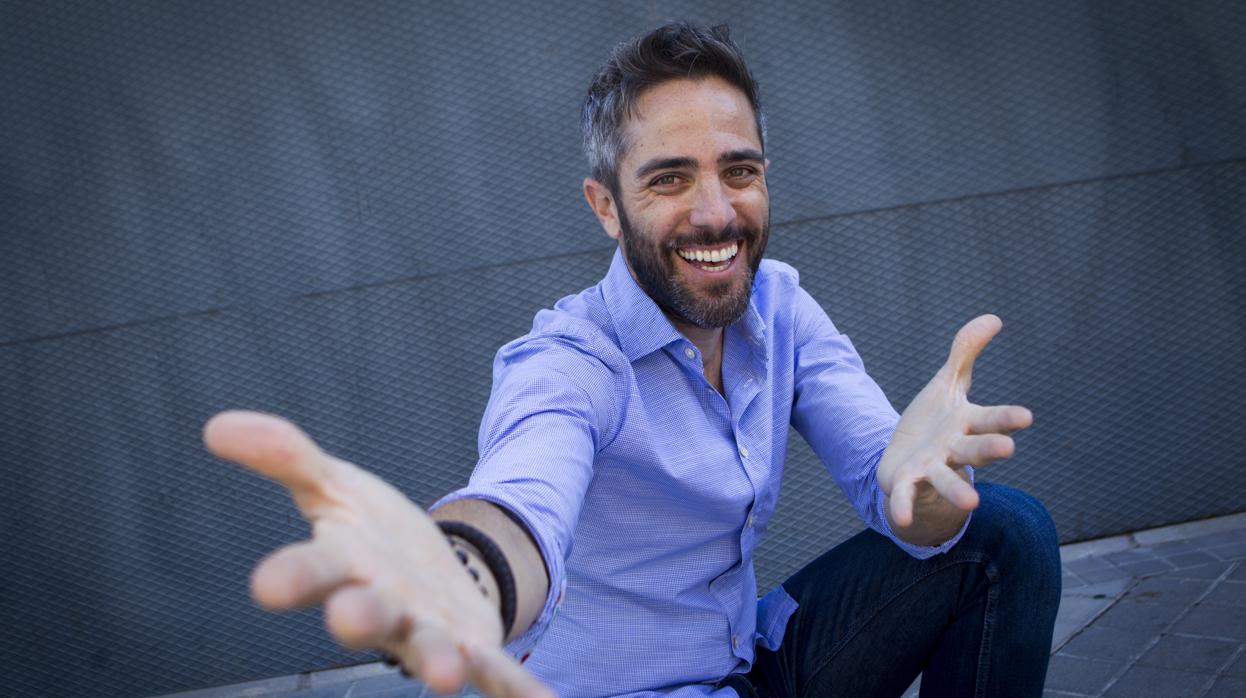 Roberto Leal presentará un programa de entrevistas para la noche de los miércoles