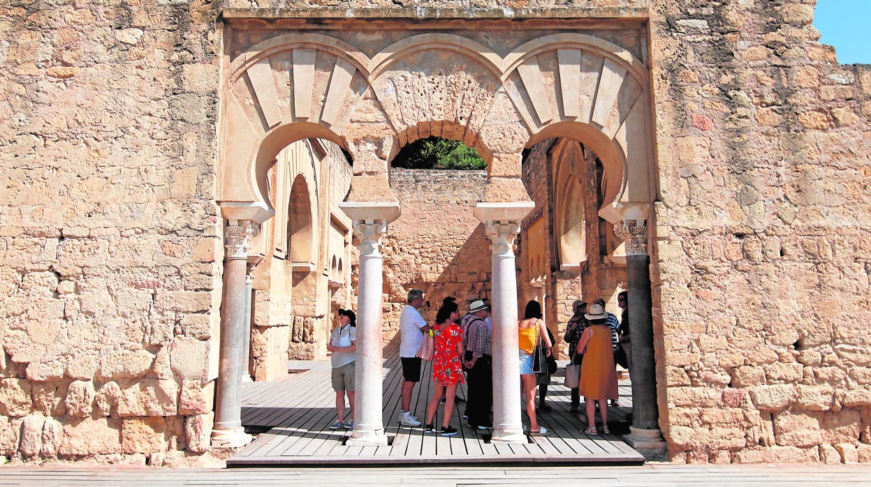 Turistas en el Salón Basilical Superior el verano pasado