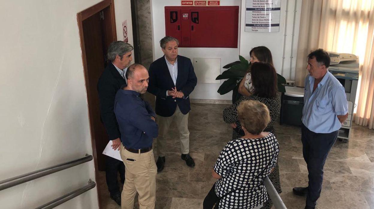 El Ayuntamiento de Córdoba vuelve a clausurar el centro cívico maldito de El Higuerón