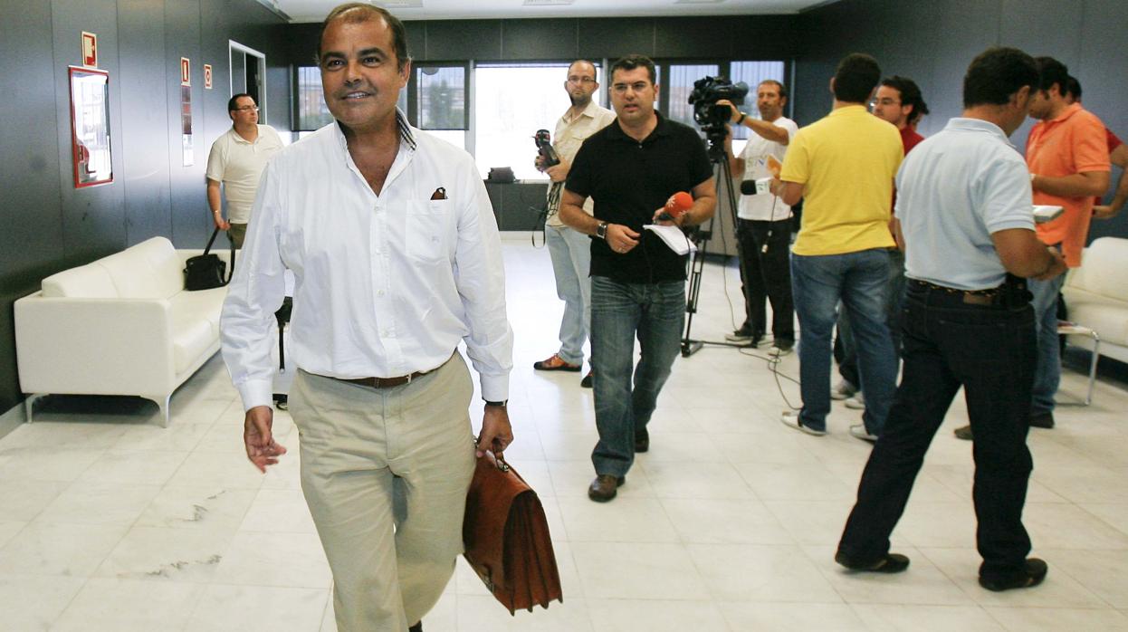 Daniel Pastor, exadministrador concursal y miembro de la Comisión de Control del convenio, en el estadio