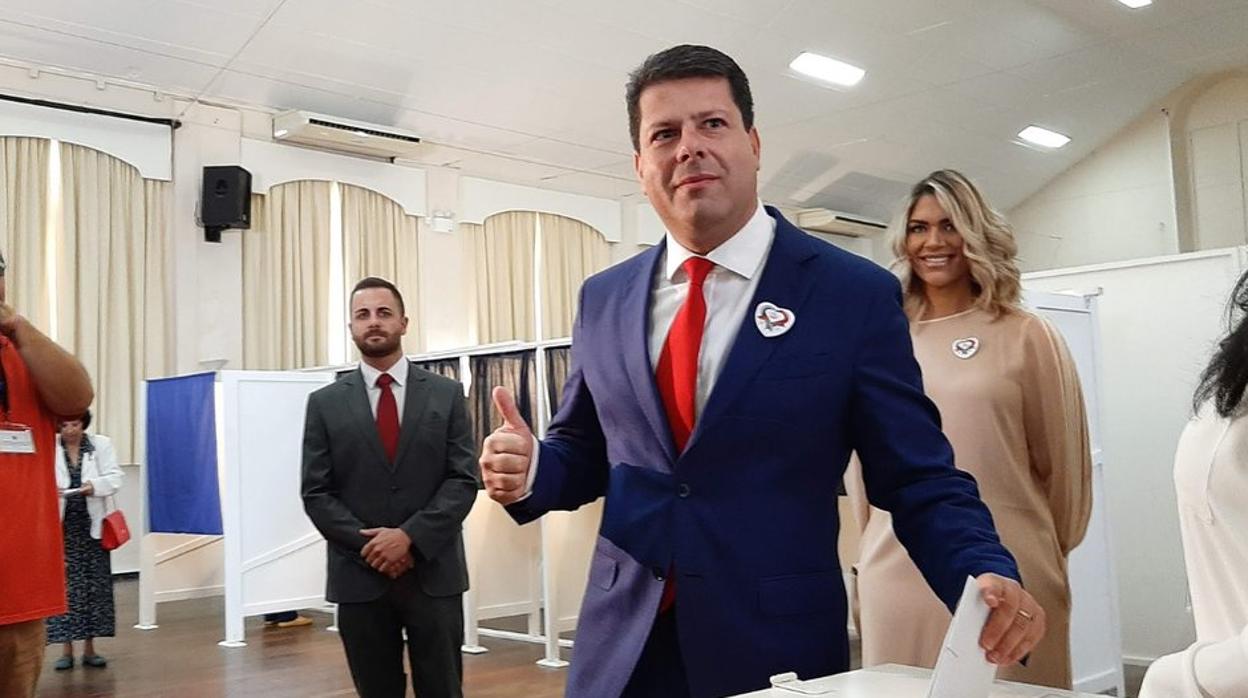 Fabian Picardo, favorito en las encuestas, ejerce su derecho al voto