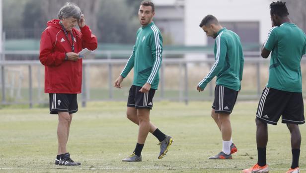 Martín piensa en Víctor Ruiz, Escobar e Imanol como titulares