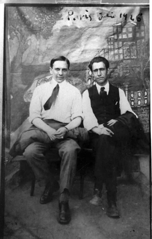Ismael de la Serna, junto al anarquista Ramón Acín, en 1926.