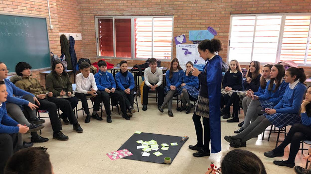 Uno de los talleres del programa Superhero, en el colegio Séneca de Córdoba