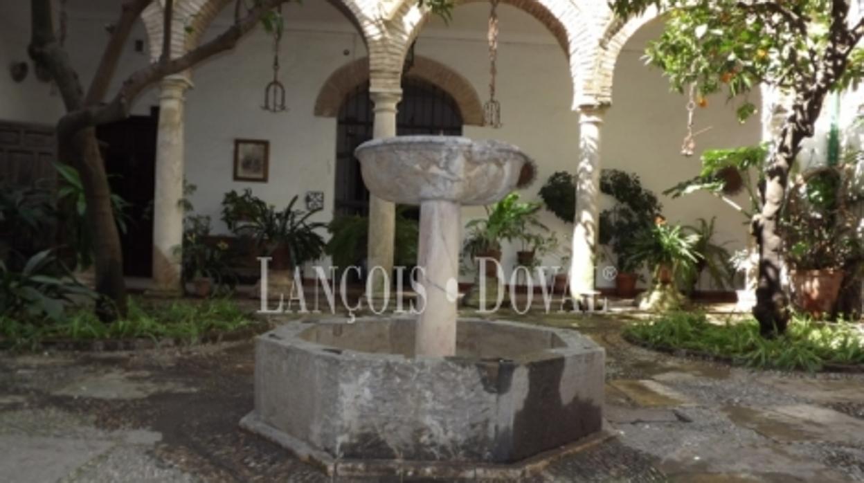 Patio de una casa señorial en el Centro de Córdoba