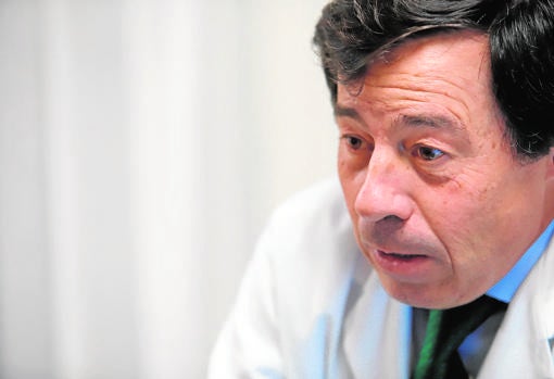 Miguel Ángel Caracuel: «Si no eres humano, no eres médico. Eres científico»