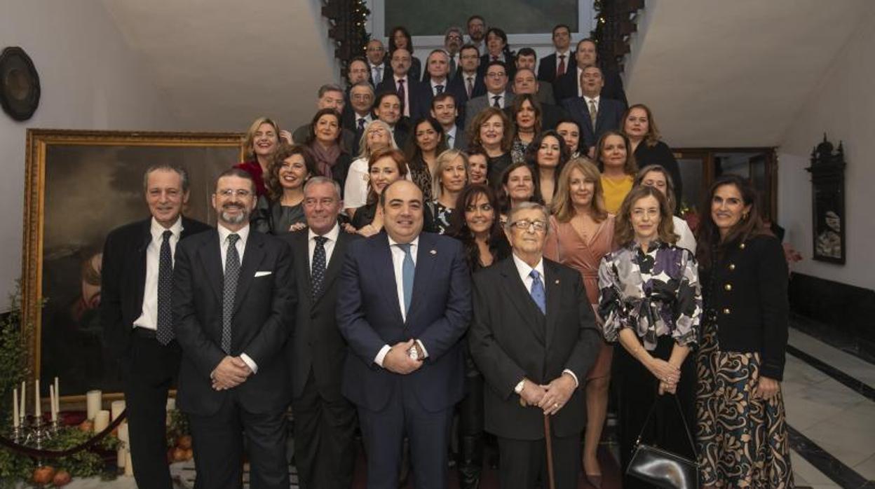 Los premiados junto con el Decano del colegio en el Círculo de la Amistad
